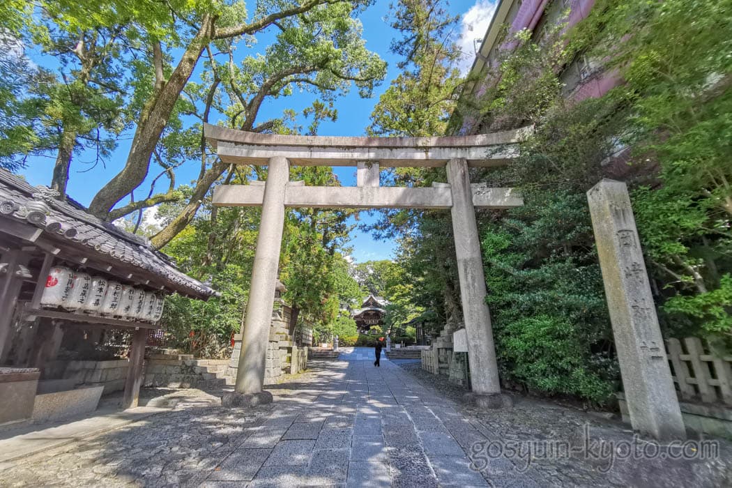 安産祈願で有名な京都の岡崎神社