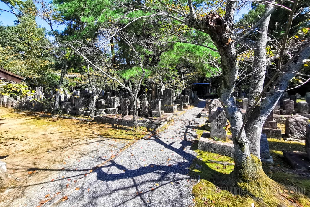 京都市左京区の西雲院の会津藩殉職者墓地