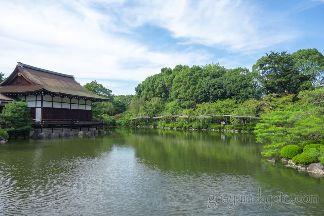 京都市左京区の平安神宮の神苑
