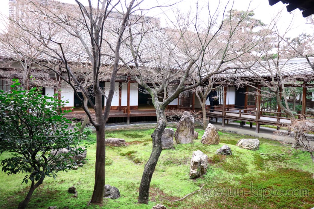 京都市東山区の建仁寺の庭園