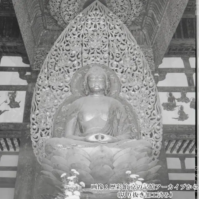 京都府宇治市の平等院の阿弥陀如来坐像