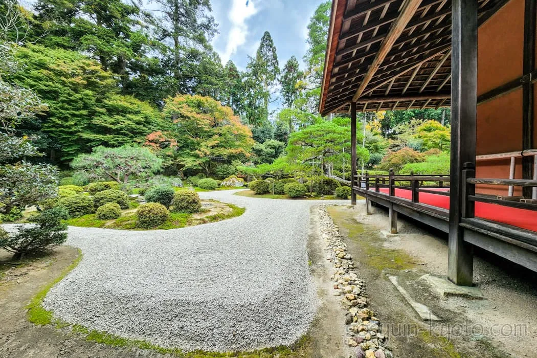 京都市左京区の曼殊院門跡の庭園